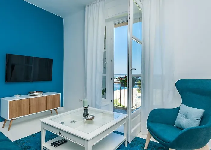 Aquamarine Sea View Apartment